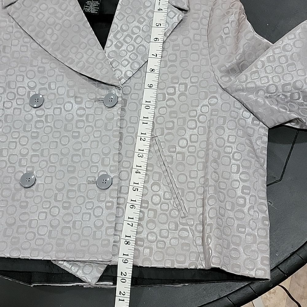 VERTIGO PARIS.. cropped gray/silvery jacket.. - Picture 12 of 12
